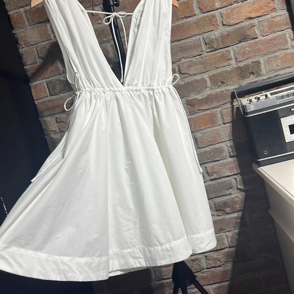 Abercrombie and Fitch white dress - Picture 1 of 16